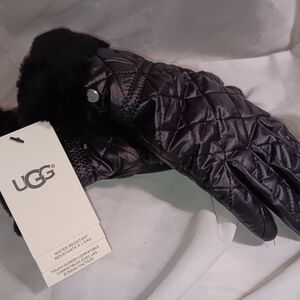 Ugg ladies black fur trim gloves